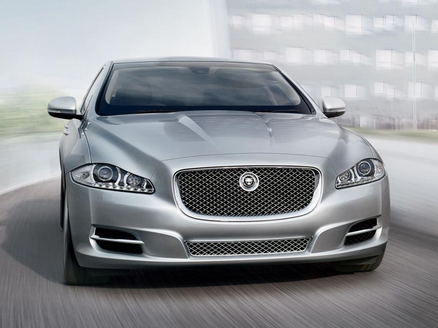  Jaguar XJ Sentinel 2010 года  (фото 2 из 7)